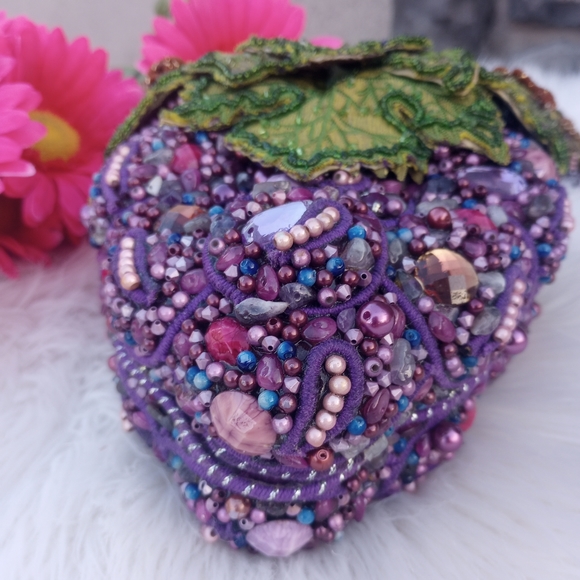 Mary Frances Purple Grapes Cluster Beaded Wristlet - Picture 5 of 16